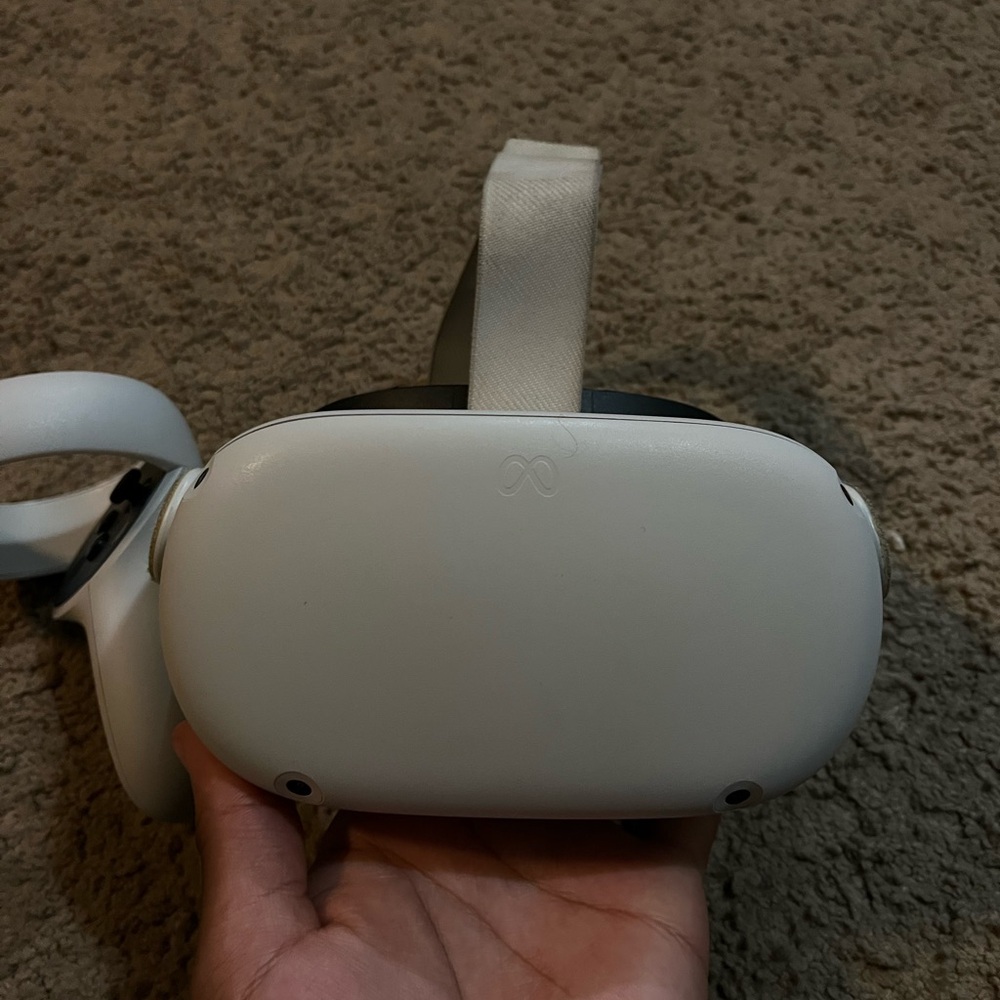 Oculus Headset in White